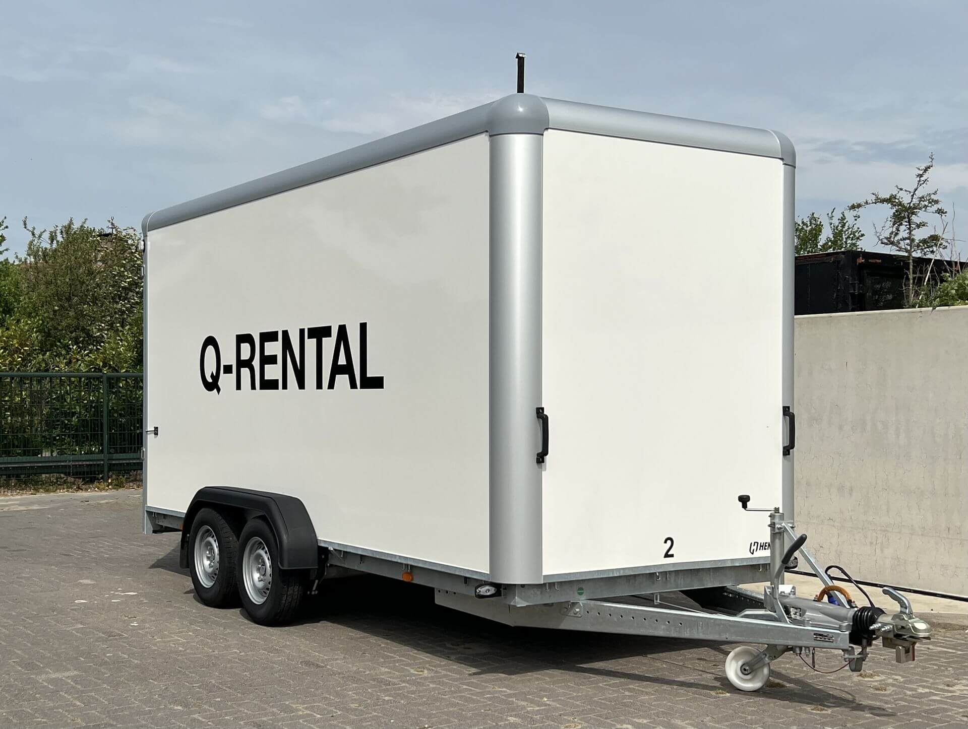 Gesloten aanhanger2 verhuur Q-Rental Rosmalen 3