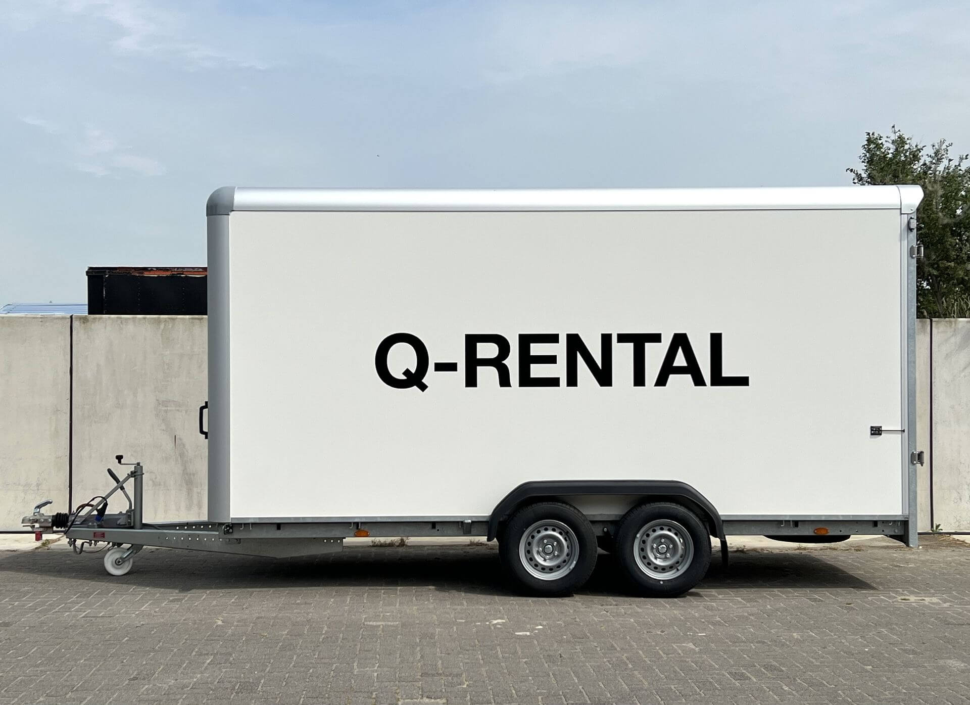 Gesloten aanhanger2 verhuur Q-Rental Rosmalen 4