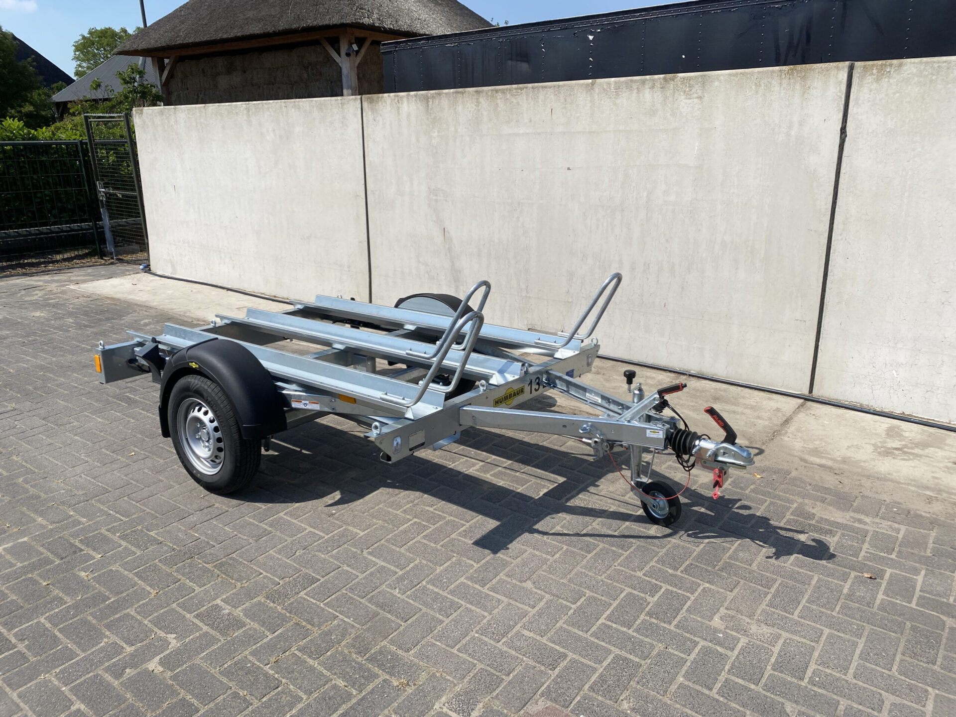 Motortrailer voor 3 motoren: Huur een betrouwbare motortrailer bij Q-Rental voor het vervoeren van 3 motoren. Maak je reis comfortabel en veilig met onze hoogwaardige trailers. Ontdek ons aanbod en reserveer vandaag nog